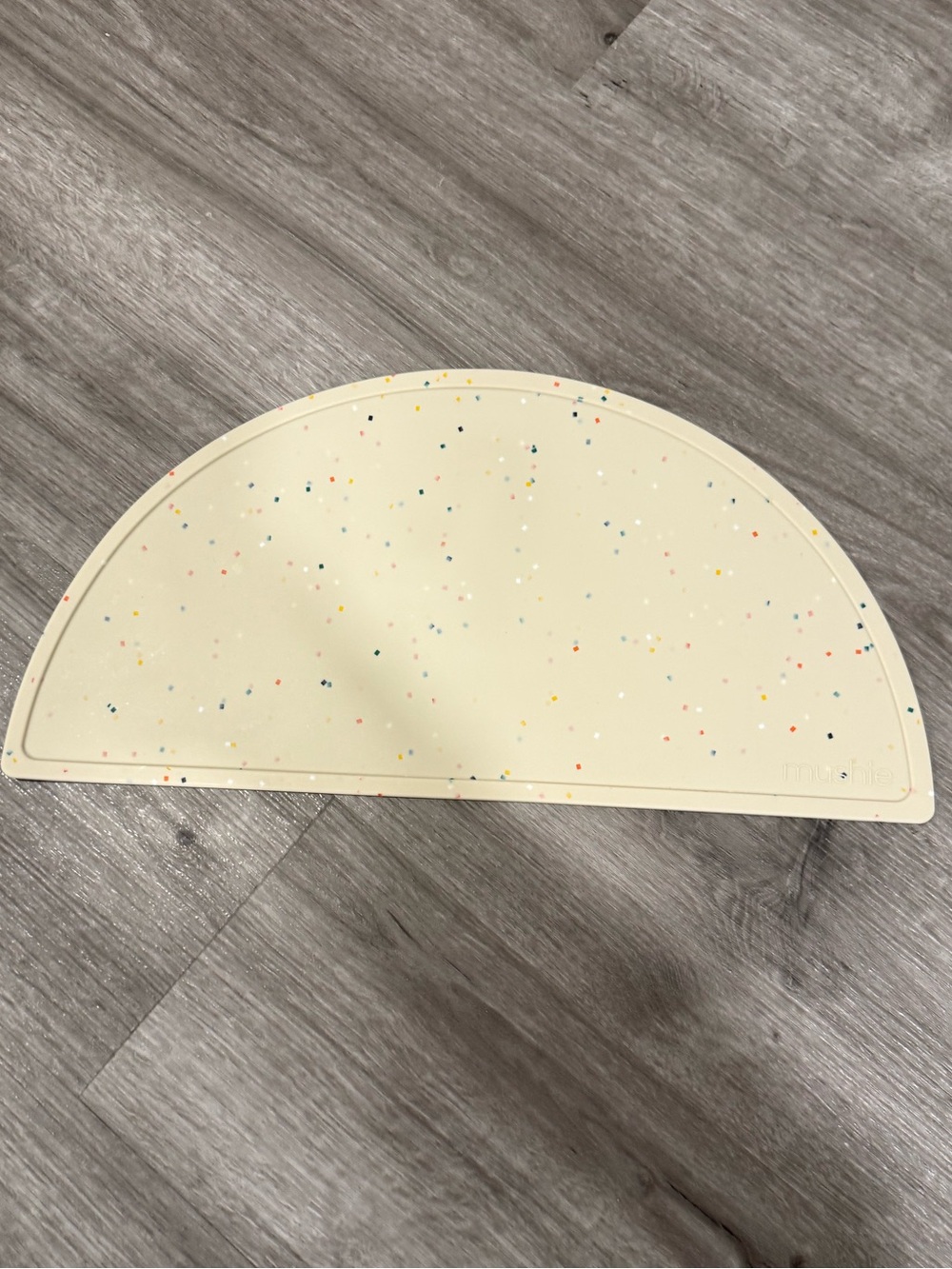 Mushie Silicone Semi-Circle Feeding Mat